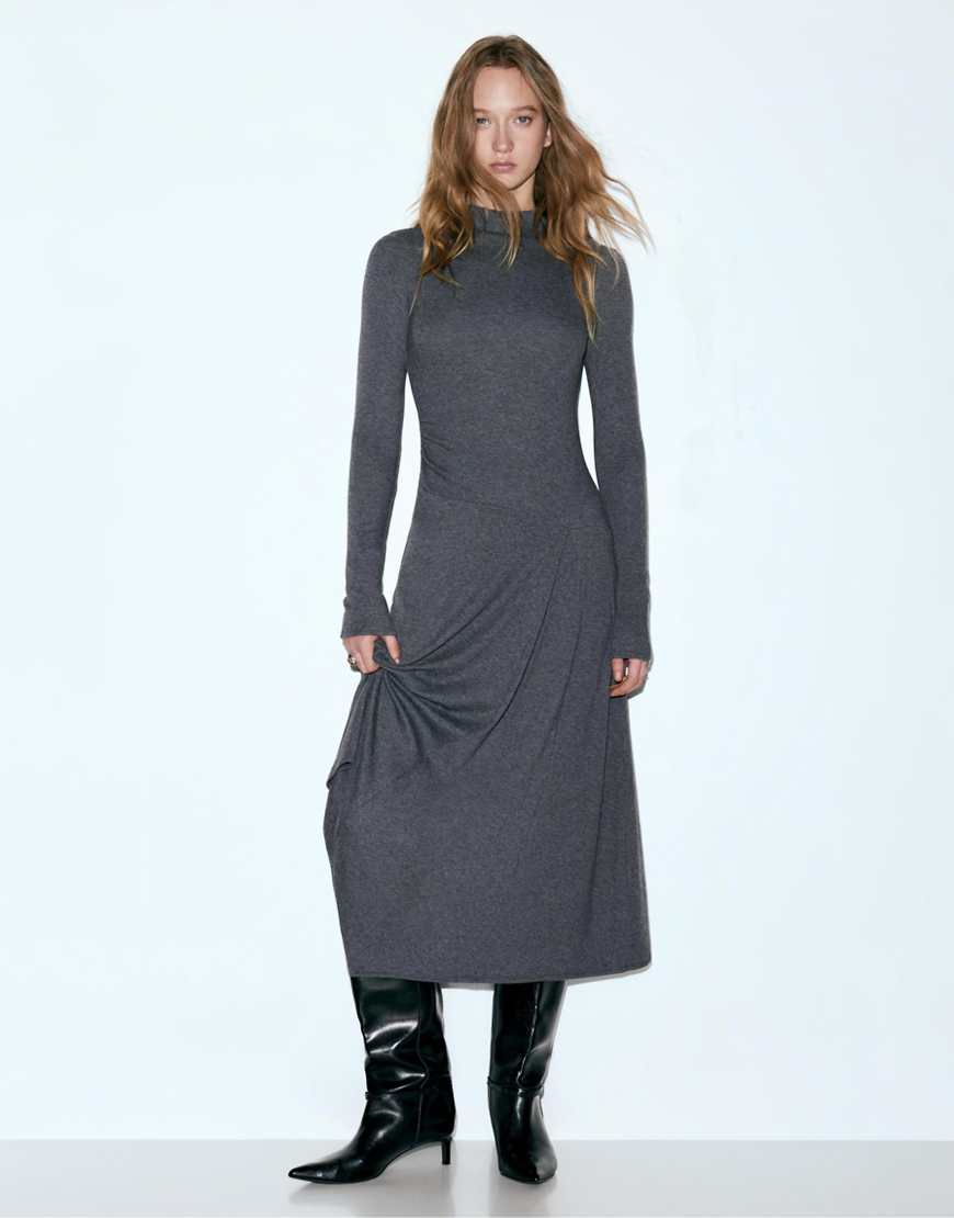 Pull & Bear - Kurzes, weiches Kleid in Grau von Pull & Bear