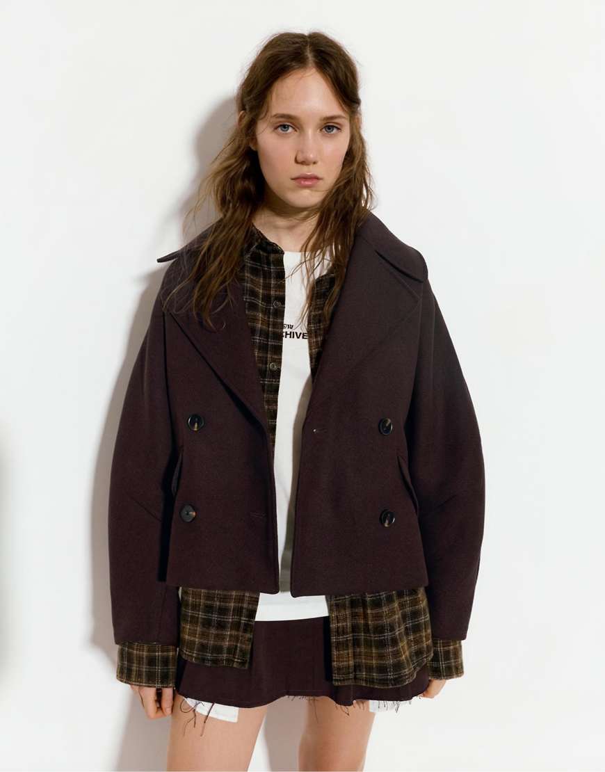 Pull & Bear - Kurzmantel in Burgunderrot mit Filzstruktur von Pull & Bear