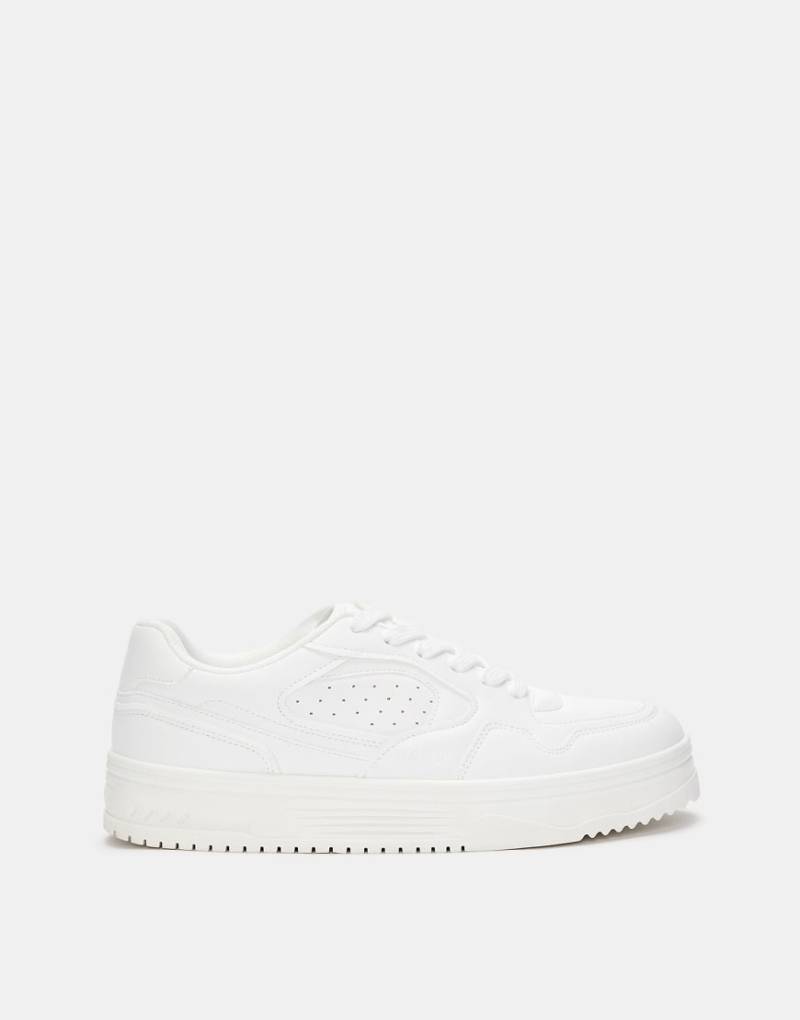 Pull & Bear - Lässige Basic-Sneaker in Weiß Pull & Bear - Lässige Basic-Sneaker in Weiß von Pull & Bear