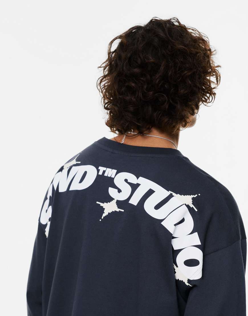 Pull & Bear - Langärmliges T-Shirt in Blau mit „STWD Studio"-Print von Pull & Bear