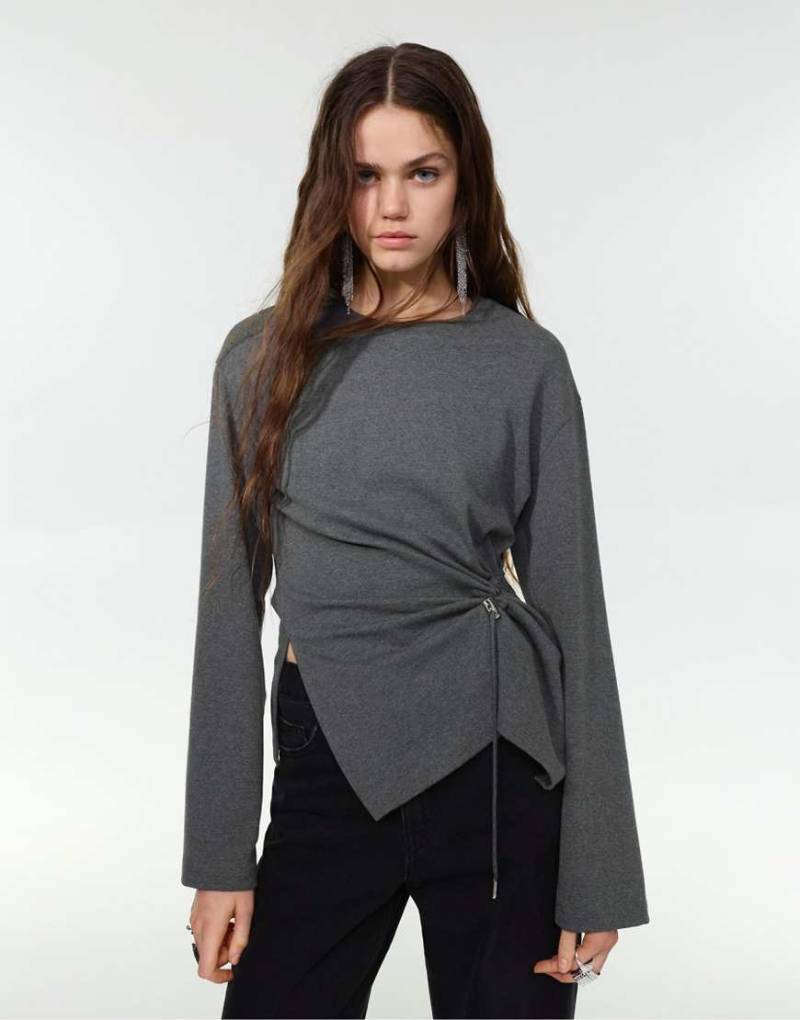 Pull & Bear - Langärmliges T-Shirt in meliertem Grau von Pull & Bear