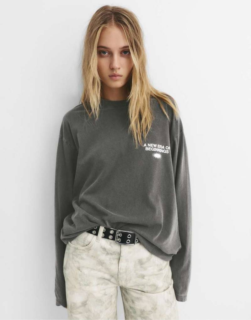 Pull & Bear - Langärmliges T-Shirt in verblasstem Schwarz-Grau von Pull & Bear