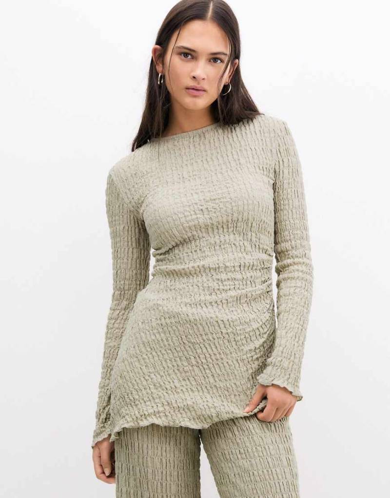 Pull & Bear - Strukturiertes, langärmliges Oberteil in Grün mit asymmetrischem Schnitt, Kombiteil von Pull & Bear