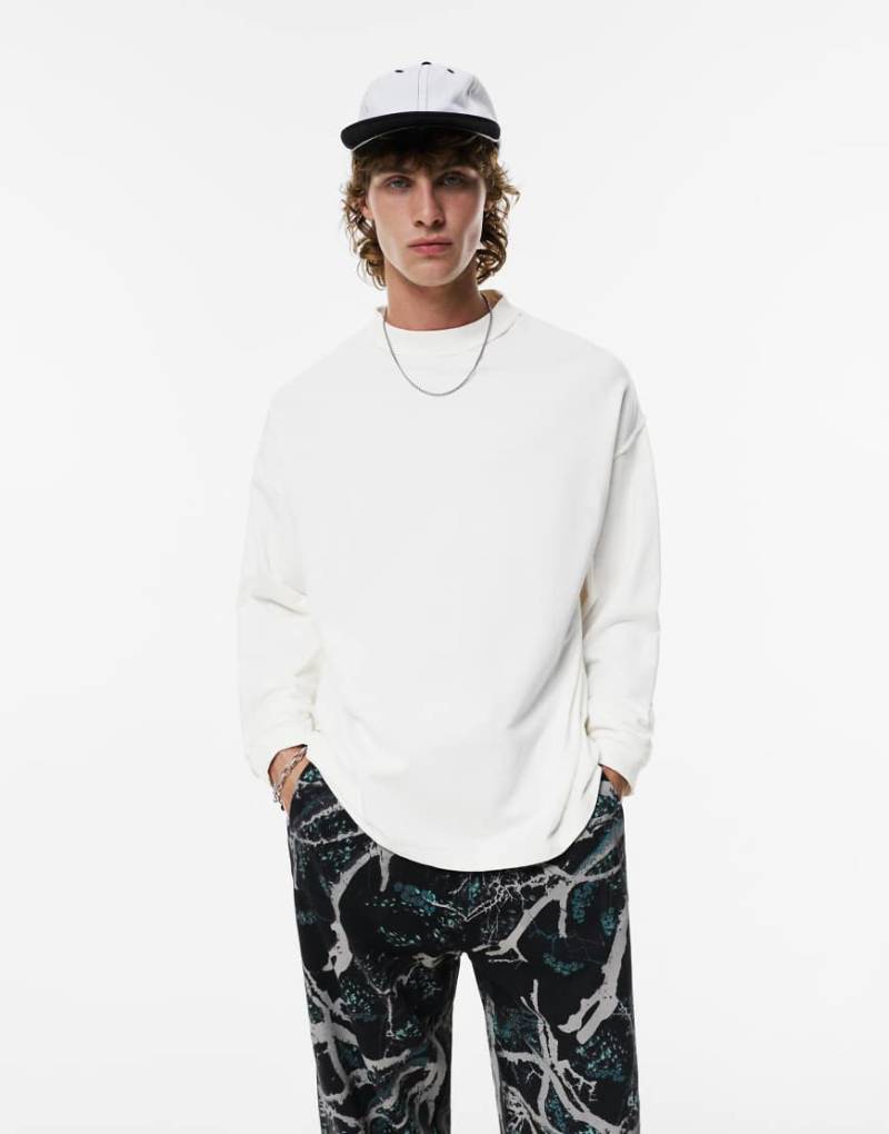 Pull & Bear - Langarm-Shirt in Wollweiß mit Nahtdetails von Pull & Bear