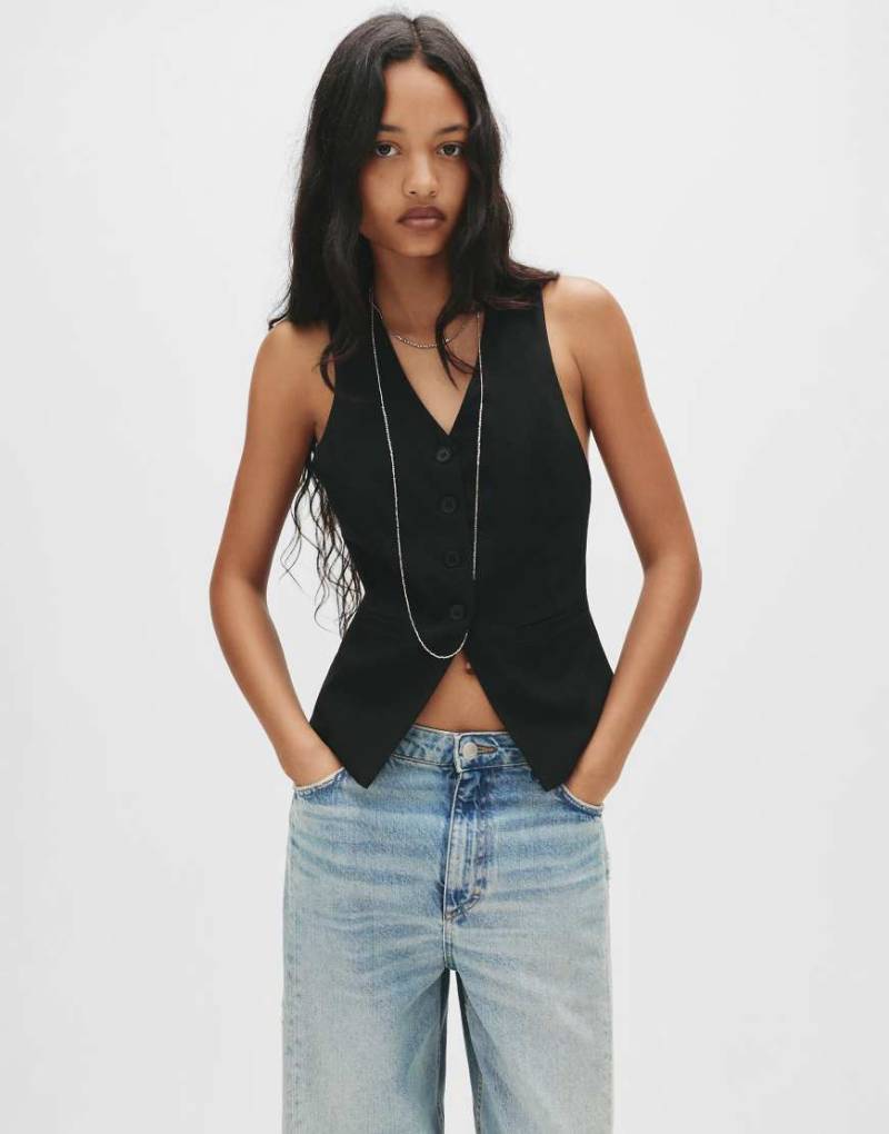 Pull & Bear - Lange, taillierte Weste in Schwarz von Pull & Bear