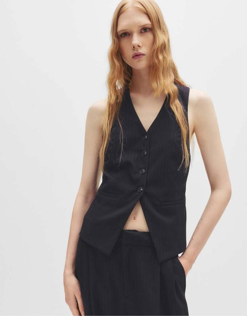 Pull & Bear - Lange, taillierte Weste mit Streifen-Bunt von Pull & Bear