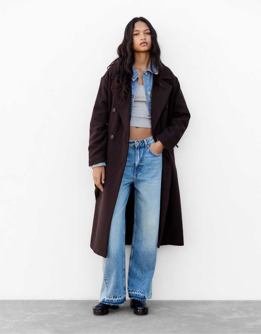 Pull & Bear - Langer Mantel in Weinrot mit Filzstruktur von Pull & Bear