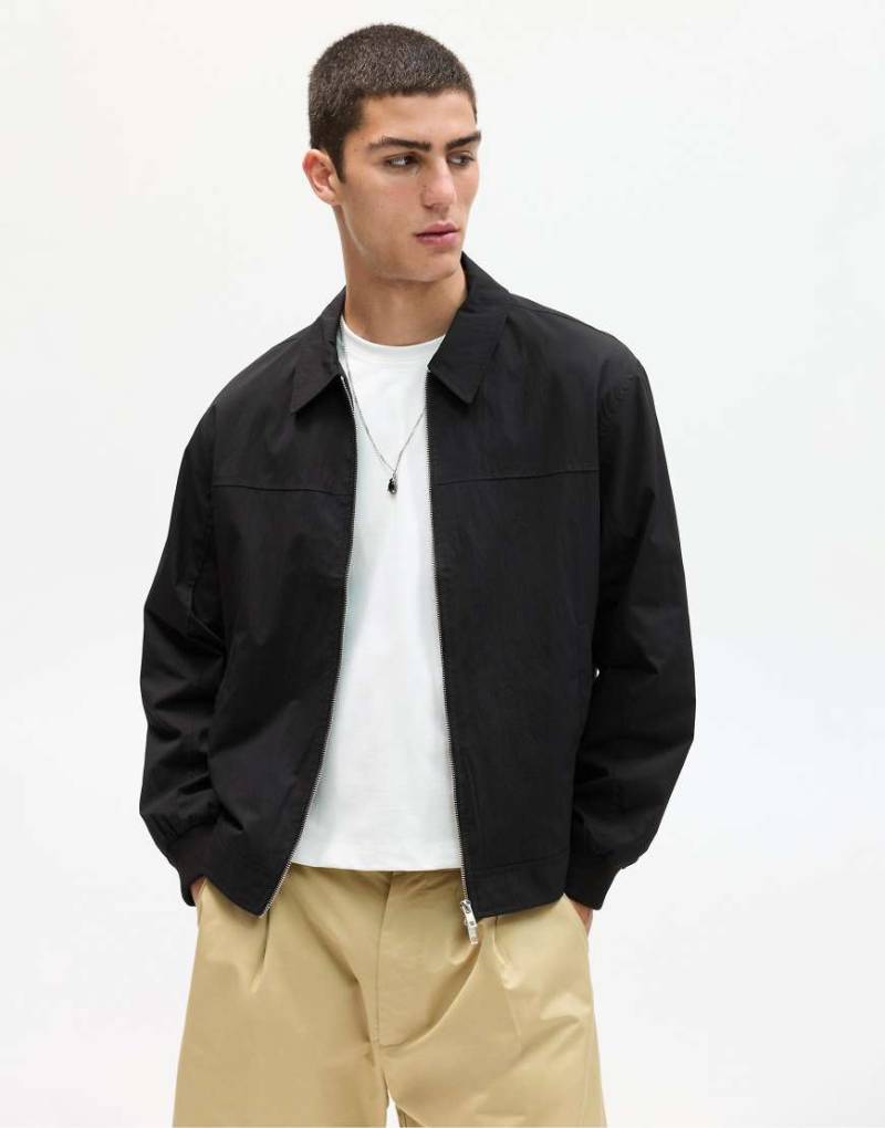 Pull & Bear - Leichte Jacke in Schwarz mit Reverskragen von Pull & Bear
