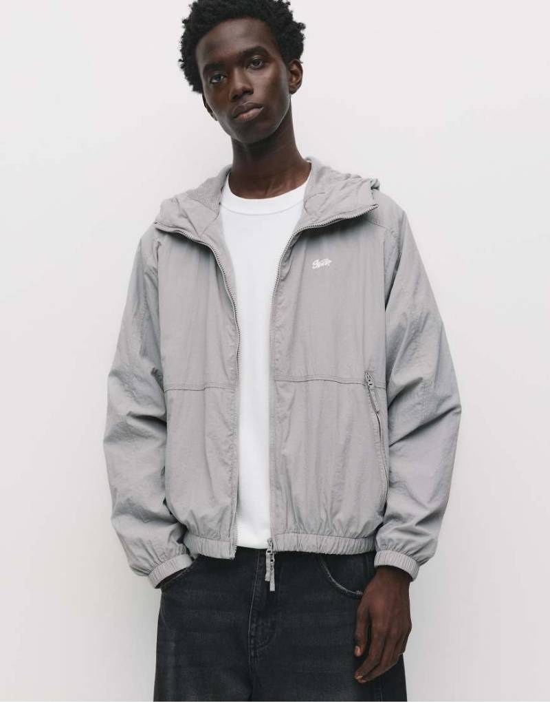 Pull & Bear - Leichte Regenjacke in Grau von Pull & Bear