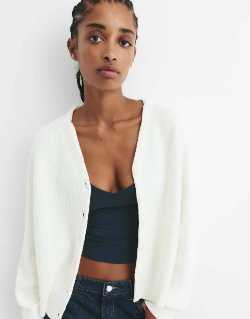 Pull & Bear - Links gestrickte Strickjacke in Beige-Neutral von Pull & Bear