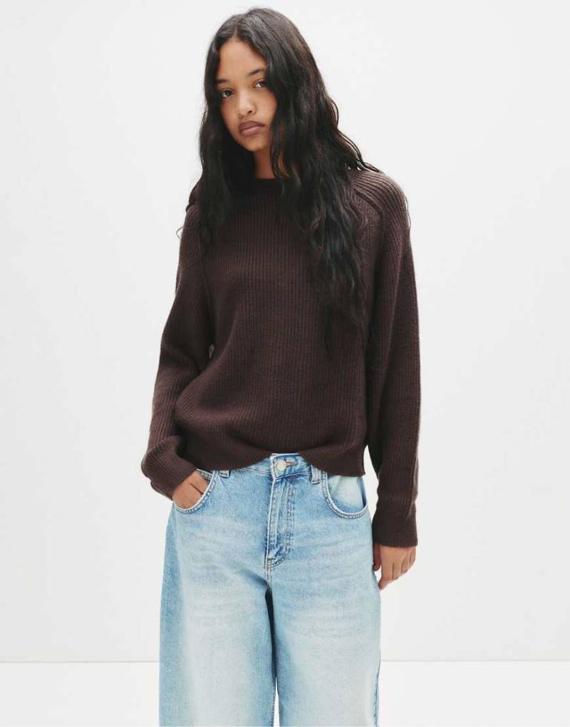 Pull & Bear - Links gestrickter Pullover in Braun-Brown Pull & Bear - Links gestrickter Pullover in Braun-Brown von Pull & Bear
