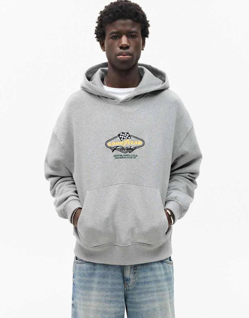Pull & Bear - Lizenziertes Sweatshirt in Grau mit „Good Year"-Print und Kapuze von Pull & Bear