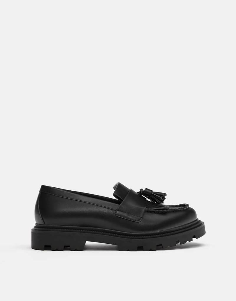 Pull & Bear - Loafer in Schwarz mit Fransen von Pull & Bear