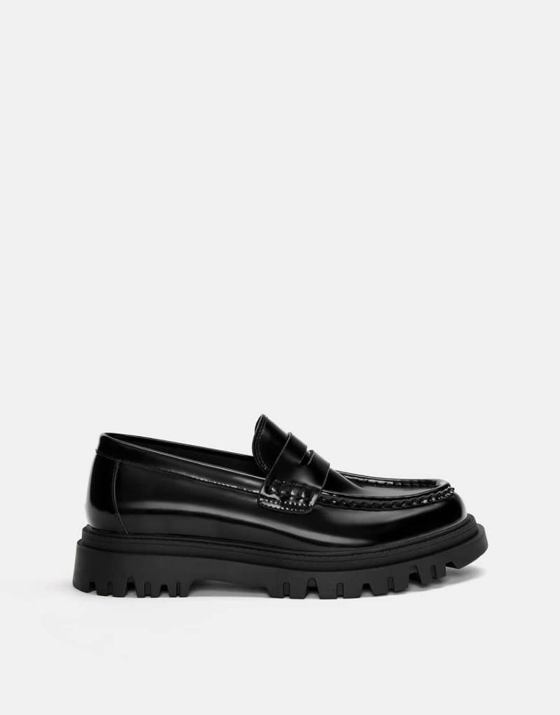 Pull & Bear - Loafer in Schwarz mit dicker Sohle von Pull & Bear