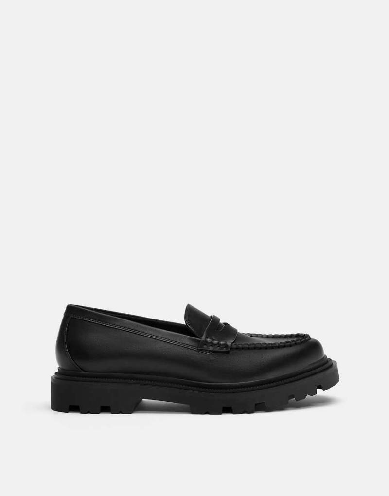 Pull & Bear - Loafer in Schwarz mit dicker Sohle von Pull & Bear