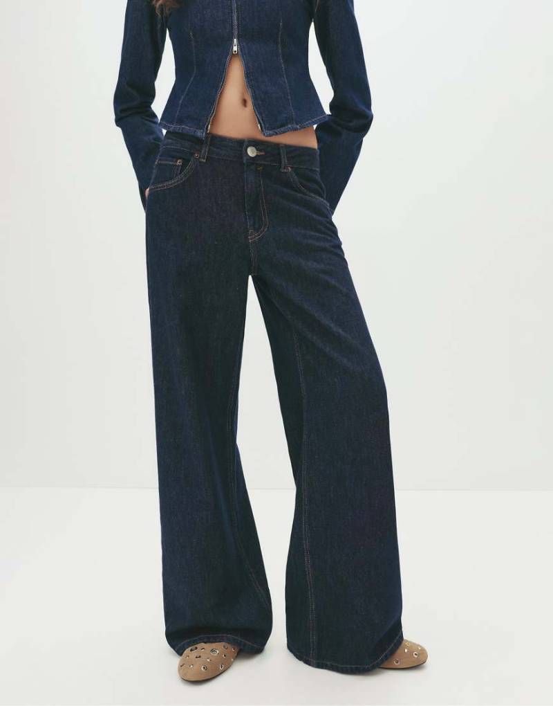 Pull & Bear - Lockere Oversize-Jeans in Marineblau von Pull & Bear