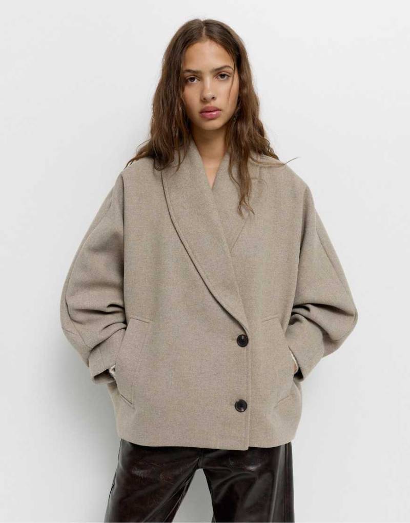 Pull & Bear - Mantel in beiger Wolloptik mit voluminösen Ärmeln-Neutral von Pull & Bear
