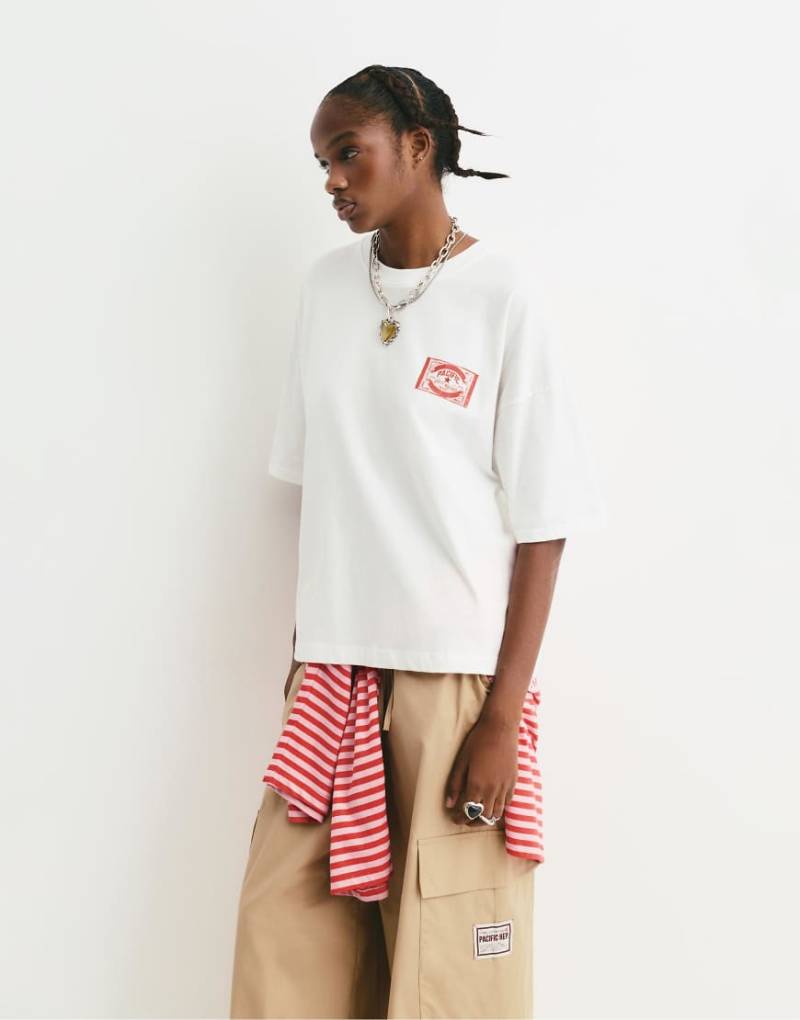 Pull & Bear - Matchbox - T-Shirt in Eisweiß mit Print von Pull & Bear