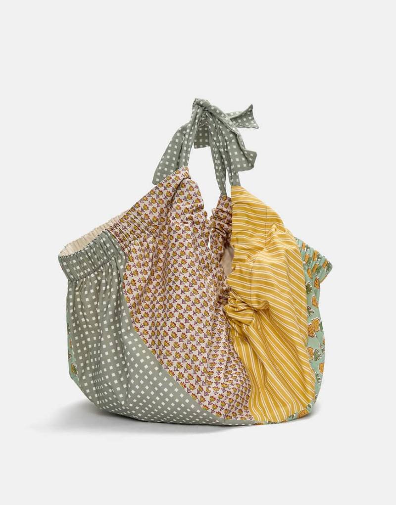 Pull & Bear - Maxi-Shopper in Grün mit Print von Pull & Bear