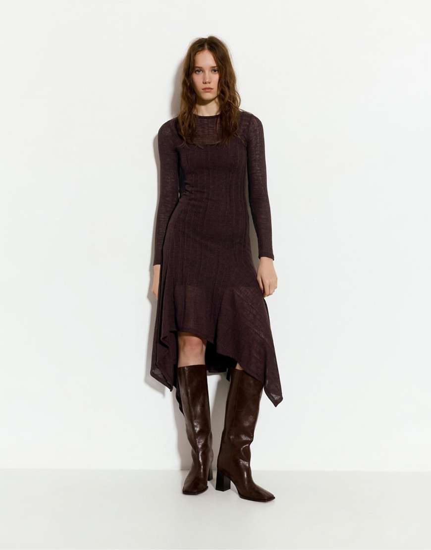 Pull & Bear - Midikleid in Braun mit asymmetrischem Saum-Brown von Pull & Bear