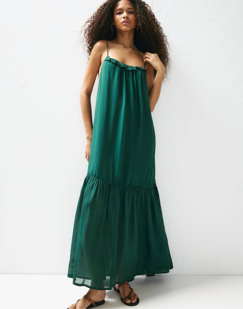 Pull & Bear - Midikleid in Grün mit perlenbesetzten Trägern von Pull & Bear