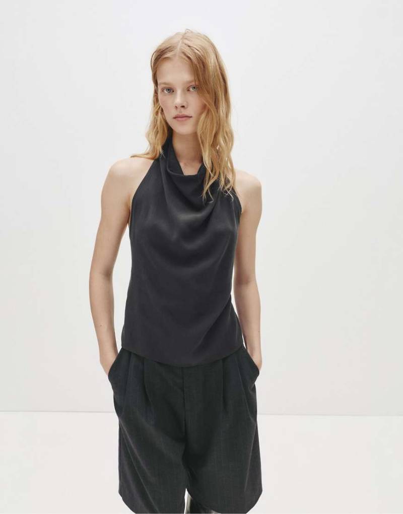 Pull & Bear - Neckholder-Oberteil in Grau mit Rückenausschnitt von Pull & Bear