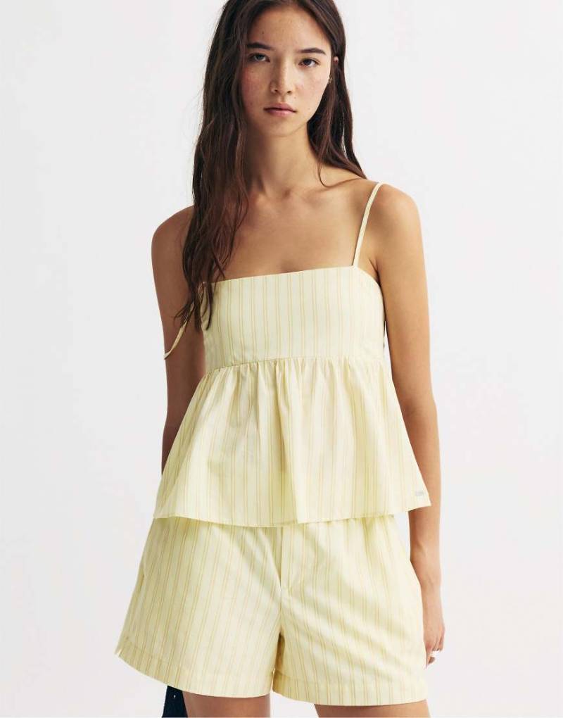 Pull & Bear - Oberteil aus Popeline in Hellgelb gestreift von Pull & Bear