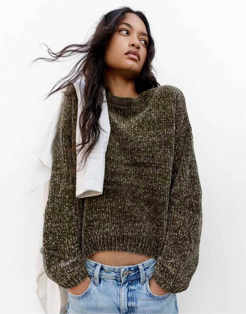 Pull & Bear - Oversize-Pullover aus Chenille in dunklem Khaki-Grün von Pull & Bear