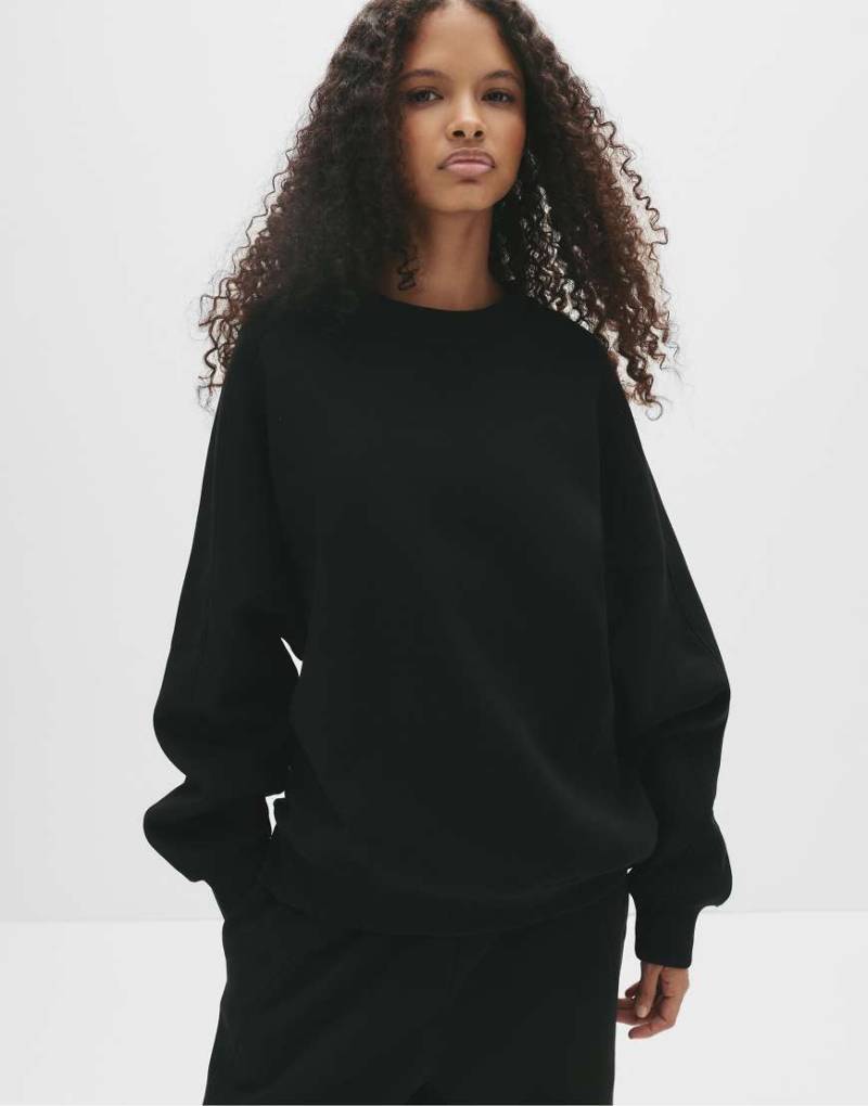 Pull & Bear - Oversize-Sweatshirt in Schwarz mit Nähten von Pull & Bear