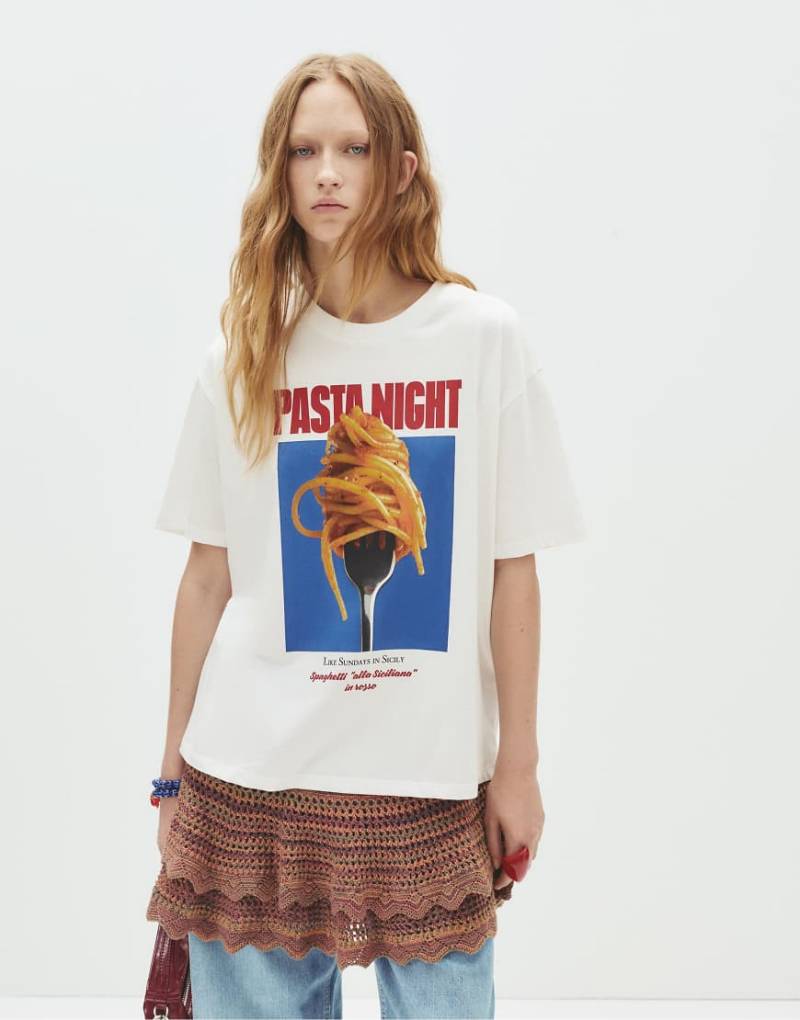 Pull & Bear - Oversize-T-Shirt in Weiß mit „Pasta Night"-Print von Pull & Bear
