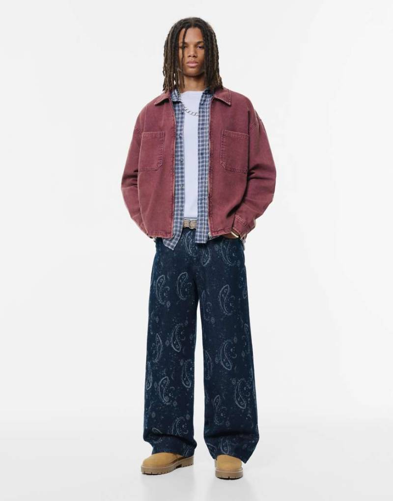 Pull & Bear - Paisley-Jeans in Mittelblau mit weitem Bein von Pull & Bear