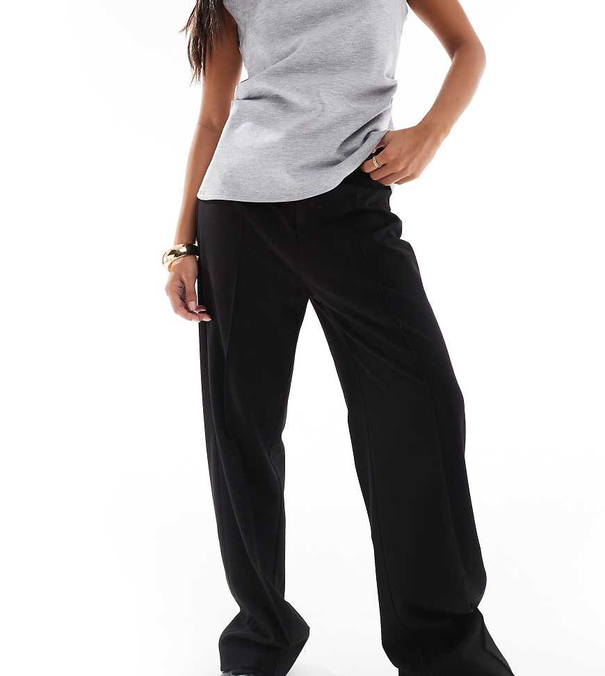 Pull & Bear Petite - Elegante Hose in Schwarz mit geradem Schnitt und Ziernaht vorne von Pull & Bear