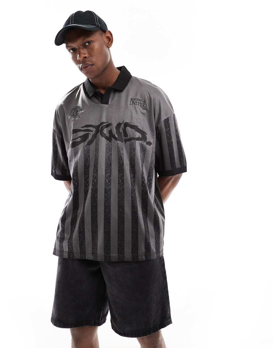 Pull & Bear - Polo-Fußballshirt mit Grunge-Grafik in Schwarz von Pull & Bear