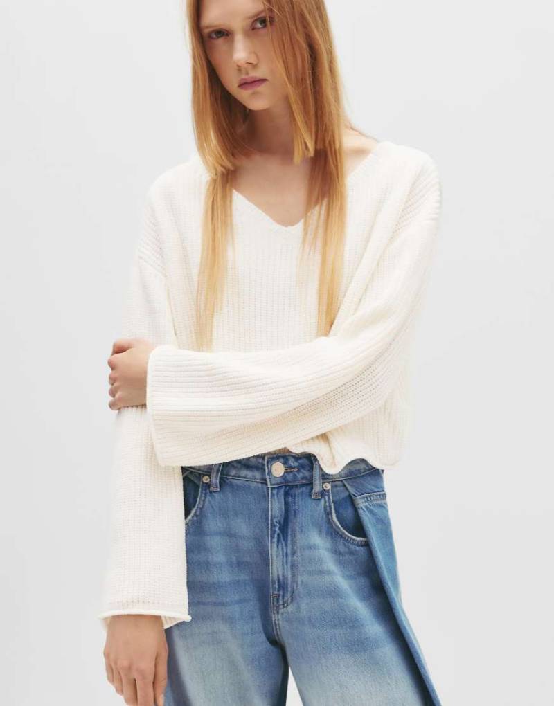 Pull & Bear - Pullover aus Chenille in Beige mit V-Ausschnitt-Neutral von Pull & Bear
