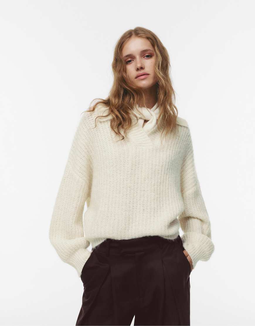 Pull & Bear - Pullover in Beige mit Polokragen-Neutral Pull & Bear - Pullover in Beige mit Polokragen-Neutral von Pull & Bear