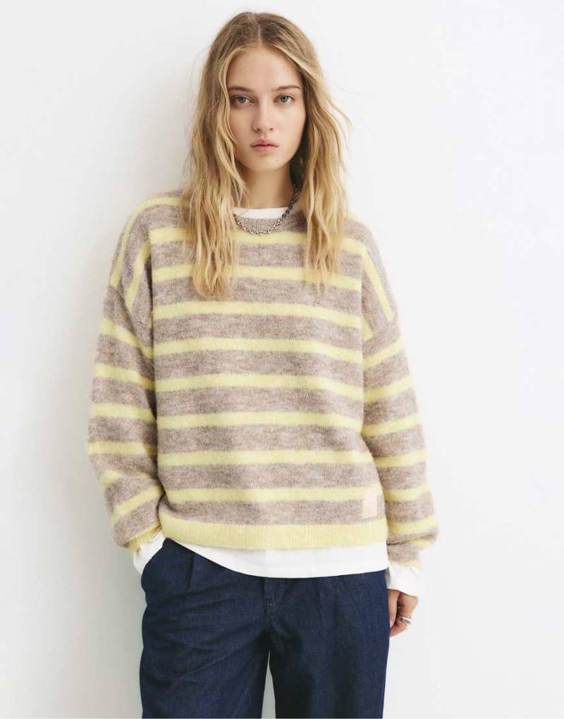 Pull & Bear - Pullover in gelb gestreift von Pull & Bear