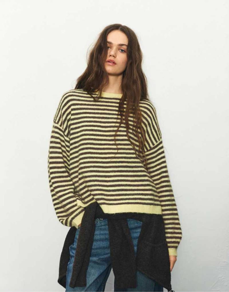 Pull & Bear - Pullover in gelb gestreift von Pull & Bear