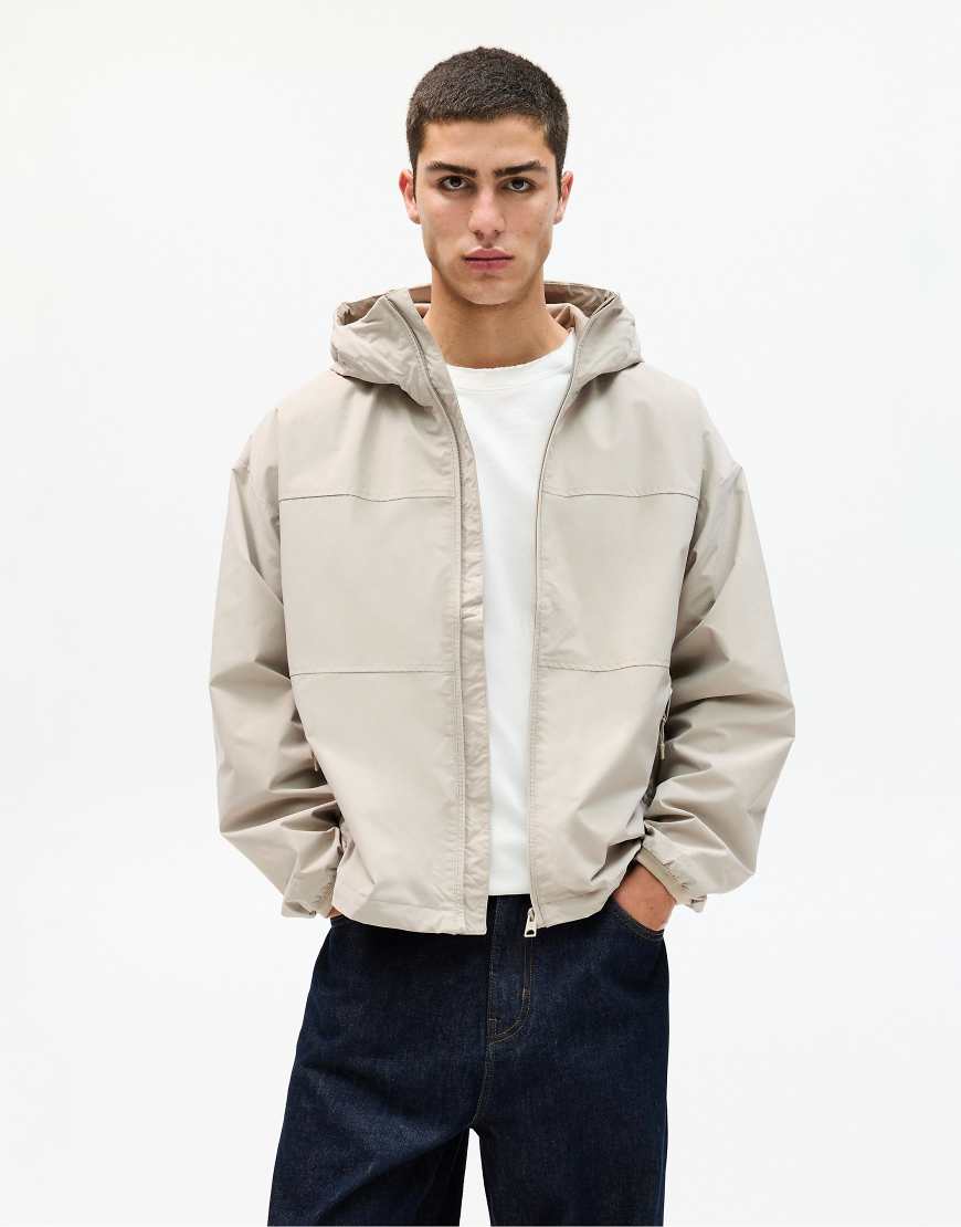 Pull & Bear - Regenmantel in Sand mit Panel-Design-Neutral von Pull & Bear