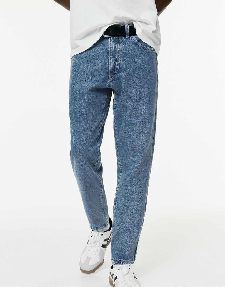 Pull & Bear - Reguläre Jeans in Mittelblau von Pull & Bear