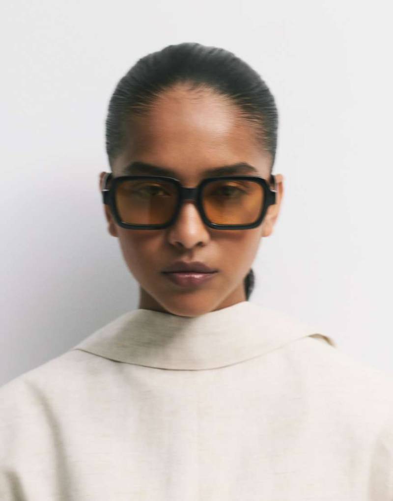 Pull & Bear - Retro-Brille in Braun mit gelben Gläsern von Pull & Bear