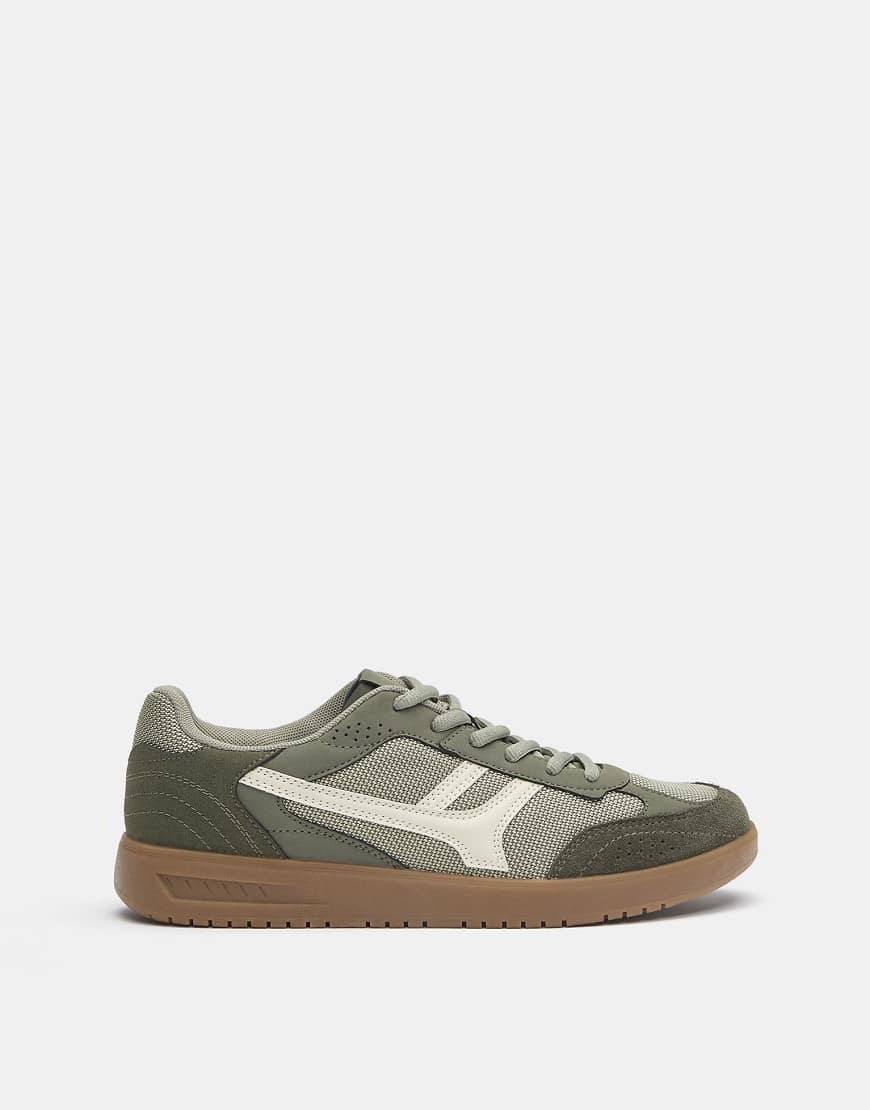 Pull & Bear - Retro-Sneaker aus Stoff in Khaki-Bunt von Pull & Bear