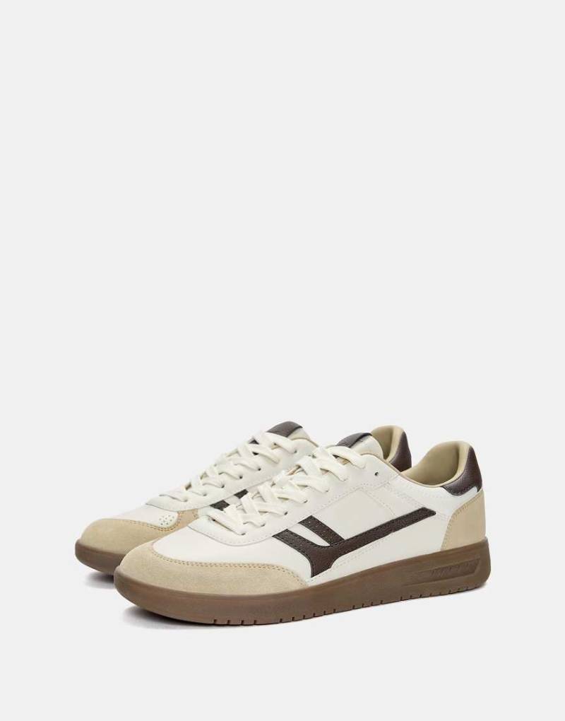 Pull & Bear - Retro-Sneaker in Ecru-Weiß von Pull & Bear