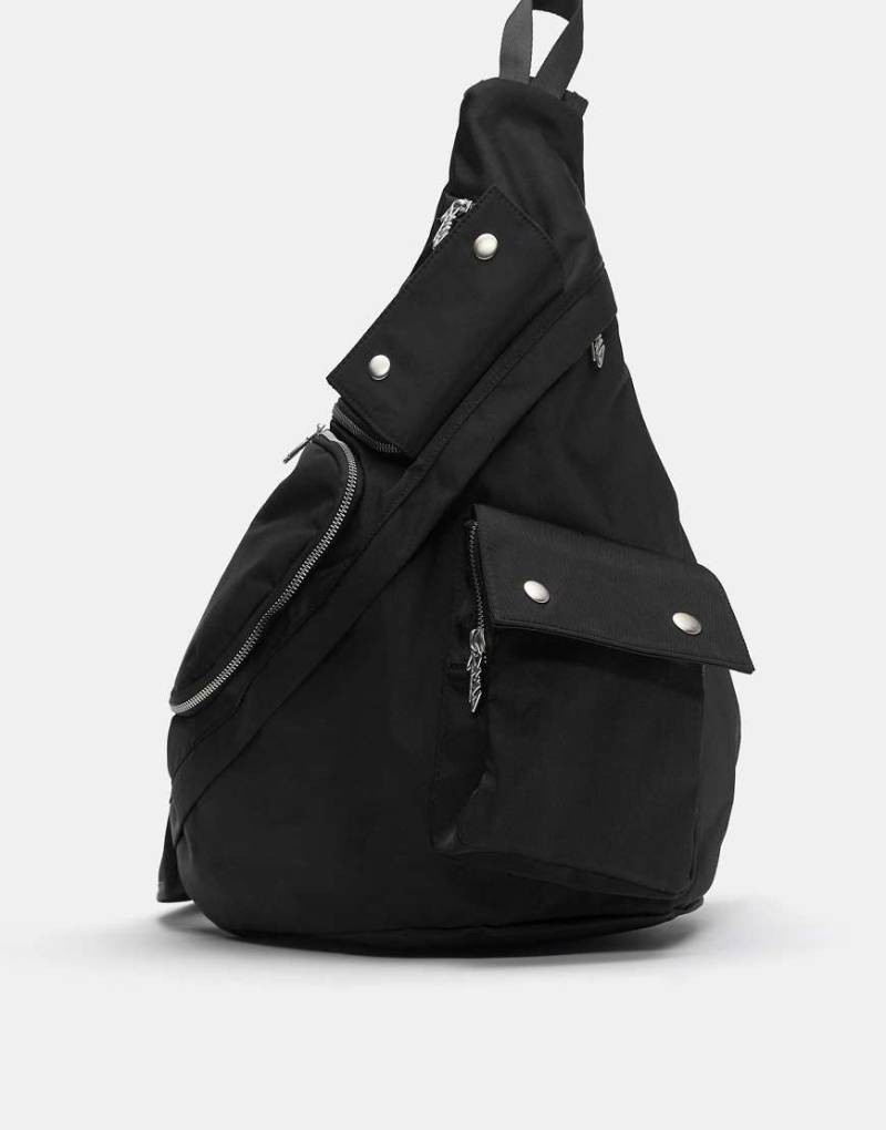 Pull & Bear - Rucksack zum Umhängen in Schwarz mit Taschen von Pull & Bear
