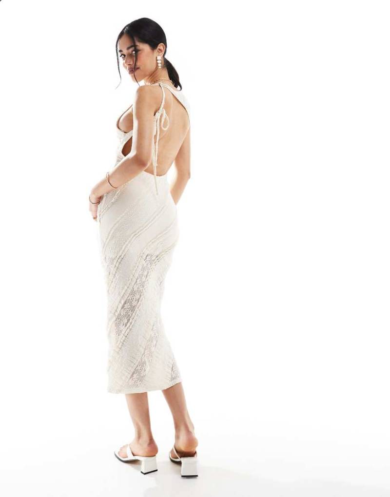 Pull & Bear - Rückenfreies Kleid aus Spitze in Weiß von Pull & Bear