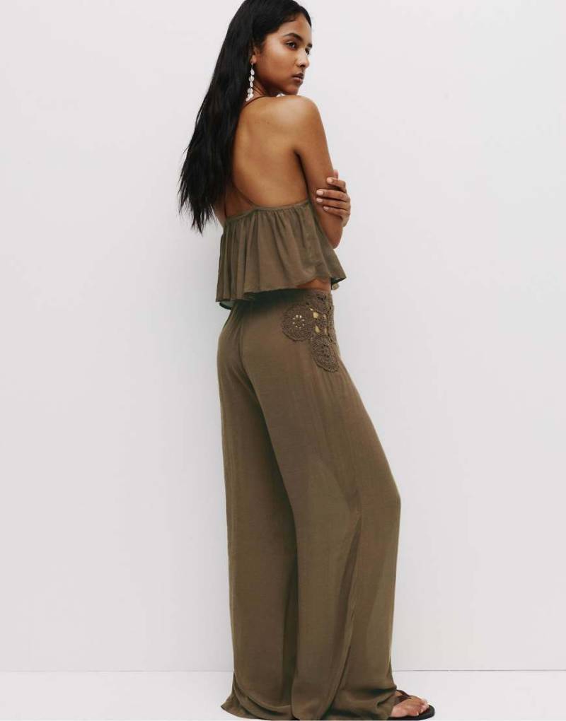 Pull & Bear - Rustic - Hose aus Häkelstoff in Braun mit Stickerei von Pull & Bear