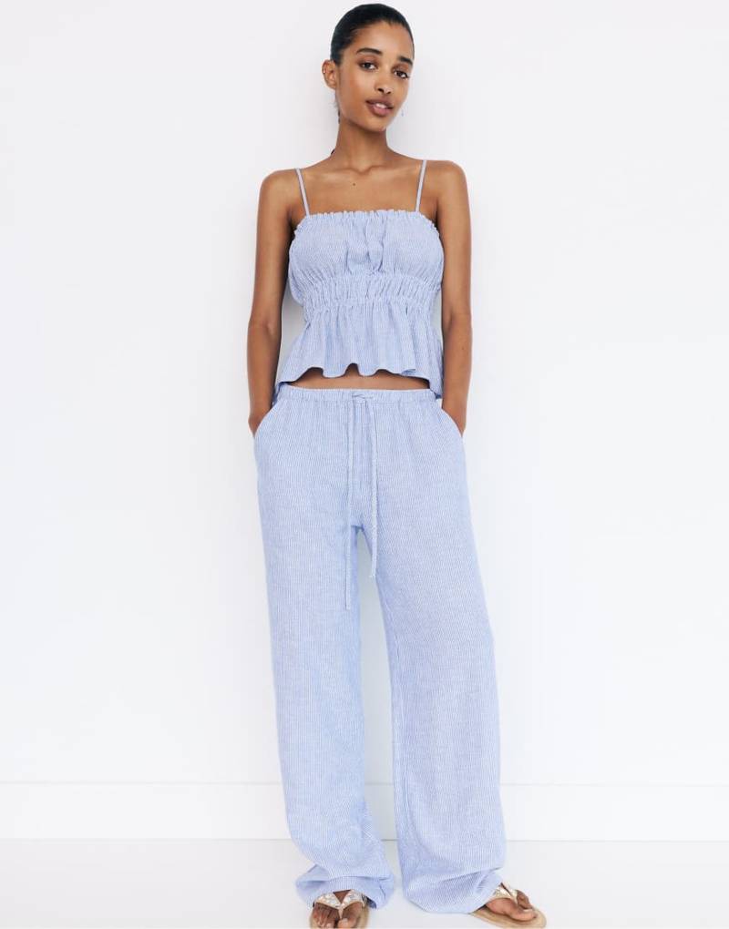 Pull & Bear - Rustikale Jogginghose in gestreiftem Blau von Pull & Bear
