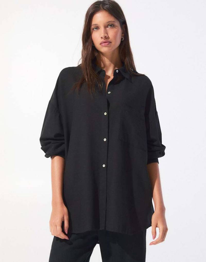 Pull & Bear - Rustikales Oversize-Hemd in Schwarz von Pull & Bear