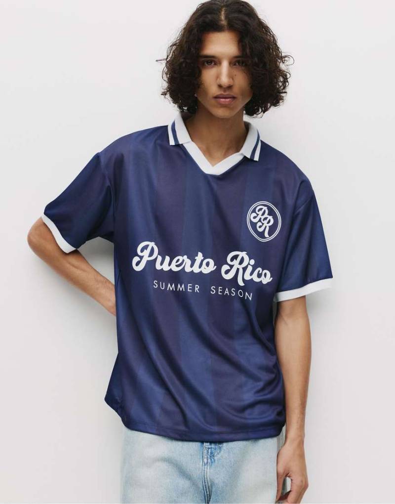 Pull & Bear - STWD - Fußball-T-Shirt in Braun-Bunt von Pull & Bear