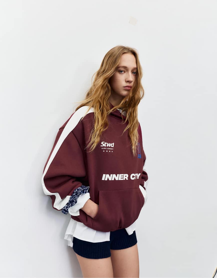 Pull & Bear - STWD Inner City - Kapuzenpullover in Kastanienbraun-Rot von Pull & Bear