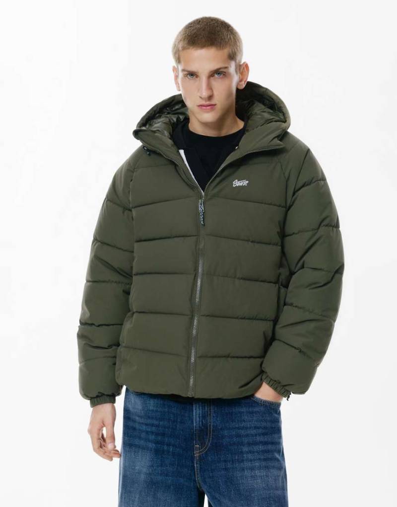 Pull & Bear - STWD - Pufferjacke in Grün mit Kapuze von Pull & Bear